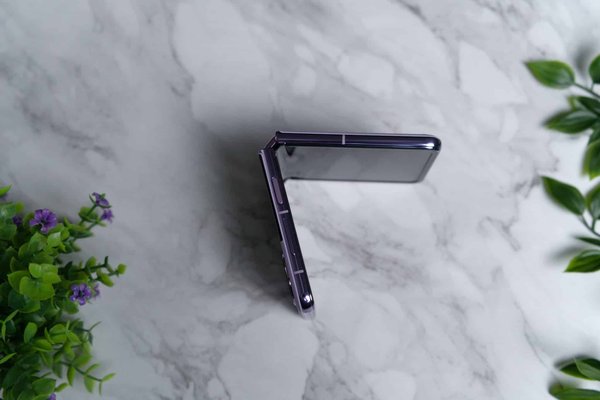 Comment les écrans pliables révolutionnent-ils le marché mobile ?